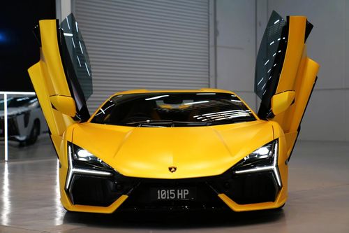 Siêu xe Lamborghini Revuelto cũng bị triệu hồi