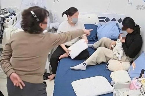 Clip mẹ chồng mắng chửi con dâu mới sinh em bé 10 ngày gây bức xúc