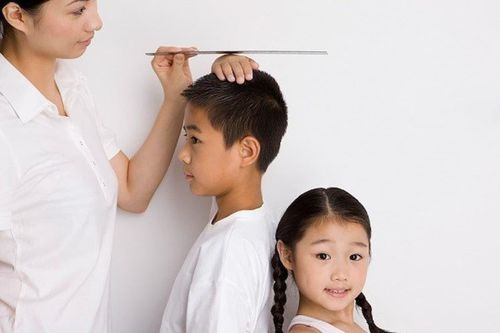 Khi nào trẻ bắt đầu dừng phát triển chiều cao?