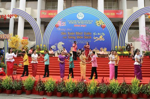 Khai mạc 'Sắc Xuân miệt vườn' và 'Công viên Sách Xuân' Bính Ngọ 2026