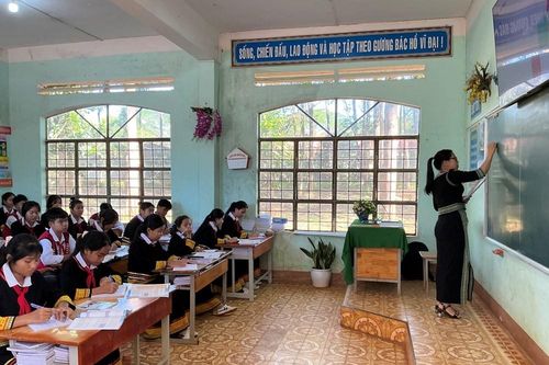 Chấn chỉnh học bổ trợ, liên kết: Không biến trường học thành 'dịch vụ thu phí'