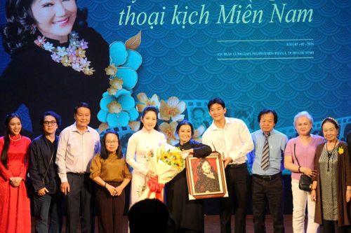 Kỳ nữ Kim Cương tái xuất sau nhiều thập kỷ