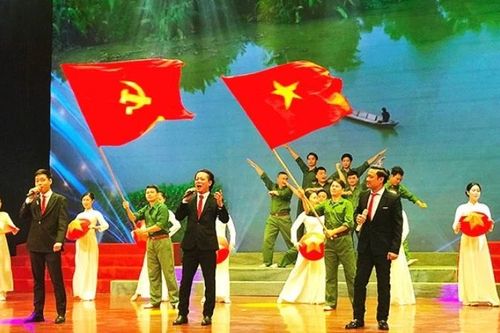 Khuyến khích sáng tác các ca khúc cách mạng