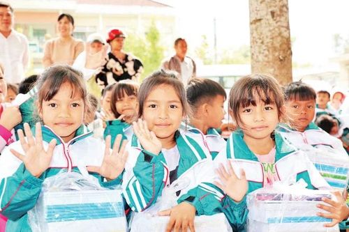 Gieo 'con chữ' giữa đại ngàn Tây Khánh Sơn