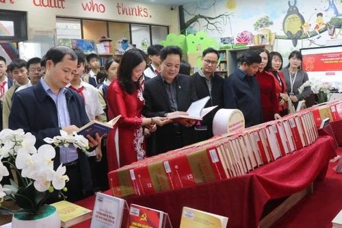 Bắc Ninh: Trưng bày sách, báo mừng Đảng, mừng Xuân
