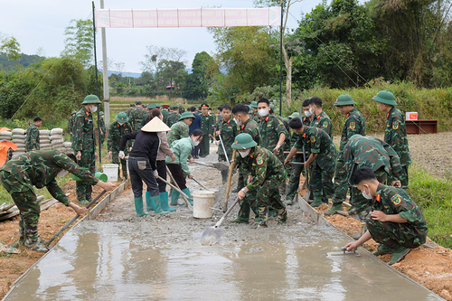 Tiếp thêm niềm tin, gắn kết nghĩa tình quân dân