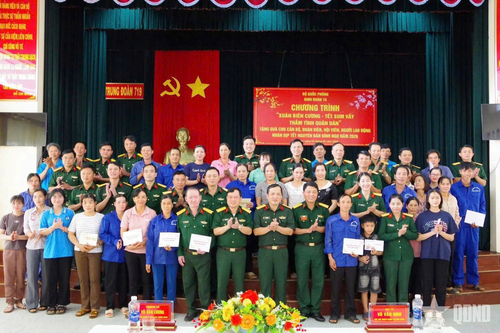 Binh đoàn 16: Hàng trăm phần quà dành tặng người lao động có hoàn cảnh khó khăn