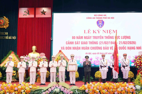 Lực lượng Cảnh sát giao thông Thủ đô đón nhận Huân chương Bảo vệ Tổ quốc hạng Nhì