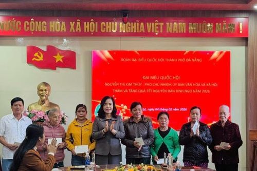 Chăm lo tết cho hộ nghèo, hộ có hoàn cảnh đặc biệt khó khăn và người yếu thế