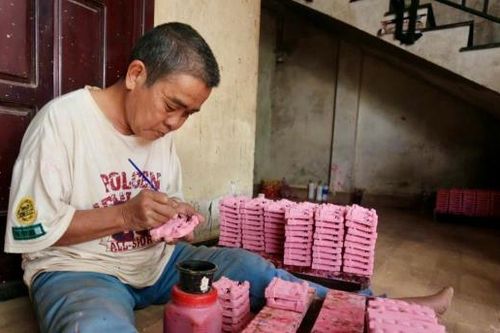 Giữ lửa bếp Tết ở làng Địa Linh