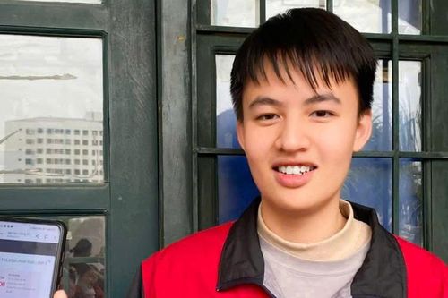 Thân Minh Hiếu: Từ cậu học trò bị 'ngợp' khi bước vào trường Chuyên đến Á khoa kỳ thi TSA