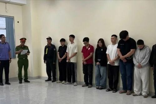 Triệt phá đường dây buôn bán thuốc lá điện tử quy mô lớn