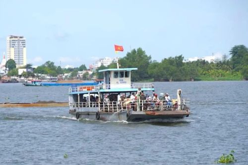 Bến phà Cái Vồn nối Cần Thơ và Vĩnh Long hoạt động trở lại
