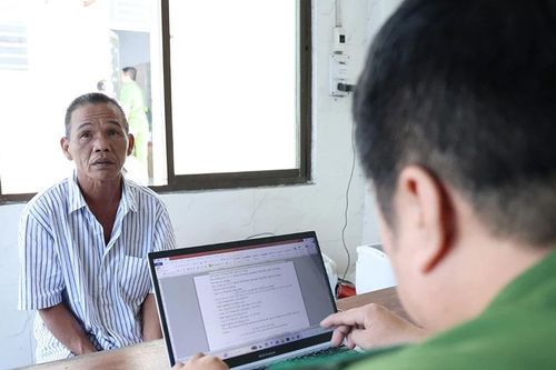 Khởi tố kẻ bóp cổ anh trai tử vong ở An Giang