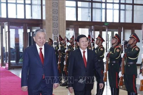 Tổng Bí thư Tô Lâm và Tổng Bí thư, Chủ tịch nước Lào chủ trì Hội nghị thông báo kết quả Đại hội XIV của Đảng Cộng sản Việt Nam
