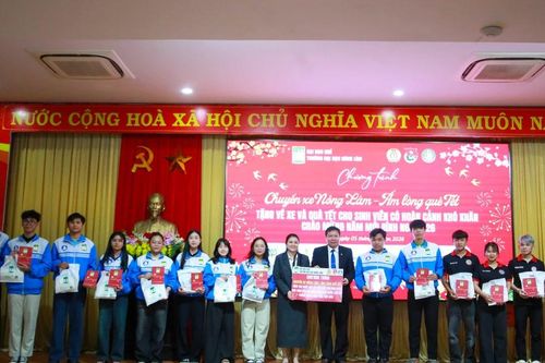 Lan tỏa nghĩa tình, đồng hành cùng sinh viên Nông Lâm Huế về quê đón Tết