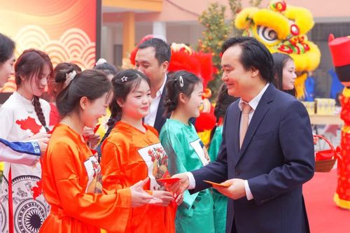 Tăng cường gắn kết và tinh thần sẻ chia nhân dịp đón Xuân mới