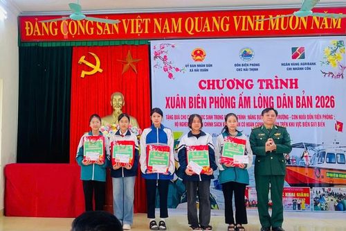 Lan tỏa yêu thương từ chương trình 'Xuân Biên phòng, ấm lòng dân bản'
