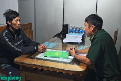 Bộ đội Biên phòng thành phố Hồ Chí Minh bắt giữ đối tượng bị truy nã đang làm việc trên tàu cá