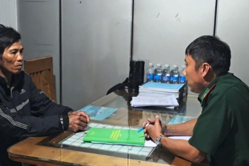 Bắt đối tượng bị truy nã đang làm việc trên tàu cá
