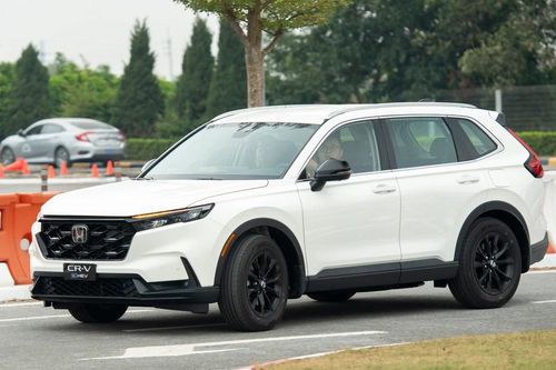 Thêm xe hybrid được giảm giá tại Việt Nam