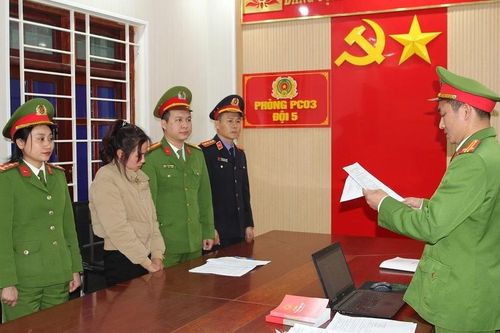 Phát hiện cơ sở sản xuất 60.000 lít giấm giả bằng axit công nghiệp
