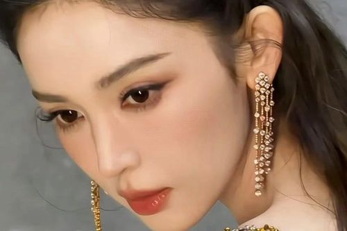 Hàng chục minh tinh hạng A đọ sắc