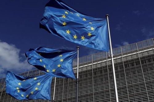 EU nối lại tiến trình xem xét thỏa thuận thương mại với Mỹ