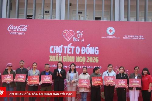 Chợ Tết 0 đồng, mang Tết ấm đến cho 1000 người nghèo