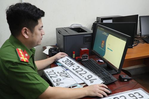 Đã bán xe từ lâu mà chưa sang tên, người dân có thể khai báo trên VNeTraffic
