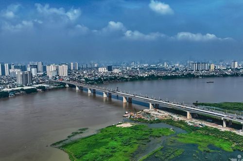 Phát hiện thi thể người đàn ông nổi trên sông ở Hà Nội