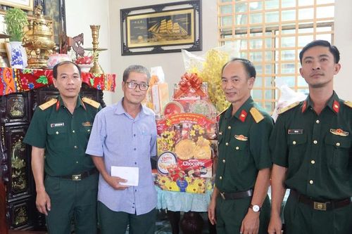 VKS Quân sự Khu vực 72 chúc Tết nguyên lãnh đạo ngành Kiểm sát Quân sự Quân khu 7