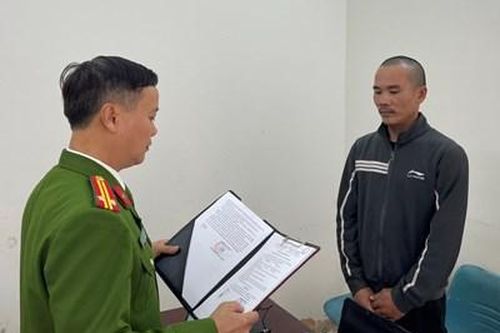 Khởi tố người đàn ông dùng điếu cày đánh bạn cùng lán trại do mâu thuẫn