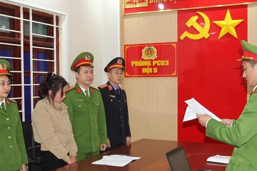 Phòng Cảnh sát kinh tế Công an Nghệ An triệt phá cơ sở sản xuất hơn 60.000 lít giấm giả
