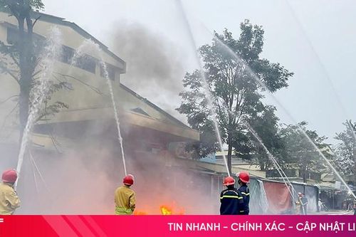 Khi lính cứu hỏa về gần dân ở các xã miền núi Hà Tĩnh
