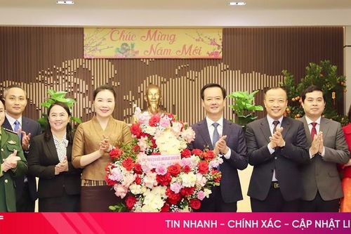 Tổng Lãnh sự quán Lào thăm và chúc Tết Đảng bộ, chính quyền và Nhân dân Hà Tĩnh