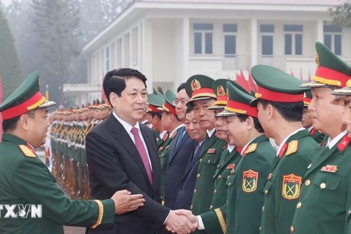 Chủ tịch nước thăm, chúc Tết cán bộ, chiến sỹ Quân khu 2