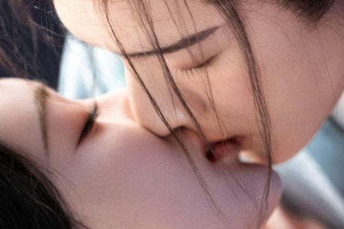 Thượng Công Chúa tung poster cực nóng, gây náo loạn mạng xã hội