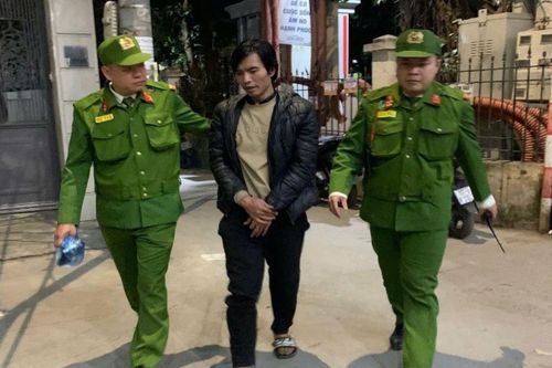 Bắt đối tượng trộm cắp tài sản, ngỡ ngàng khi kiểm tra bên trong túi xách