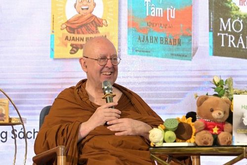 Thiền sư Ajahn Brahm lần đầu giao lưu cùng độc giả Việt Nam