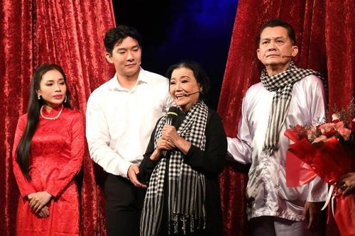 Kỳ nữ Kim Cương: tuổi 90 vẫn làm khán giả rơi nước mắt với Lá sầu riêng