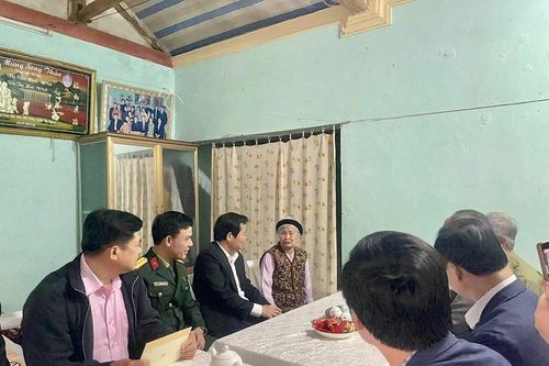 Phó Chủ tịch HĐND tỉnh Nguyễn Quang Hải thăm, chúc Tết các mẹ liệt sĩ và một số đơn vị