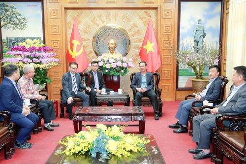 Phó Bí thư Tỉnh ủy, Chủ tịch Ủy ban MTTQ tỉnh Trịnh Tuấn Sinh tiếp và làm việc với Công ty Xi măng Nghi Sơn