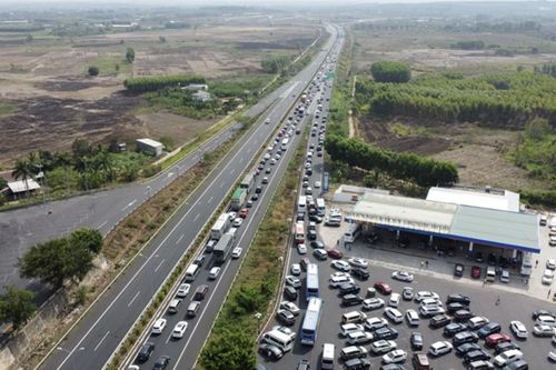 Cục Đường bộ Việt Nam yêu cầu hoàn thiện các trạm dừng nghỉ, bảo đảm an toàn giao thông dịp Tết 2026