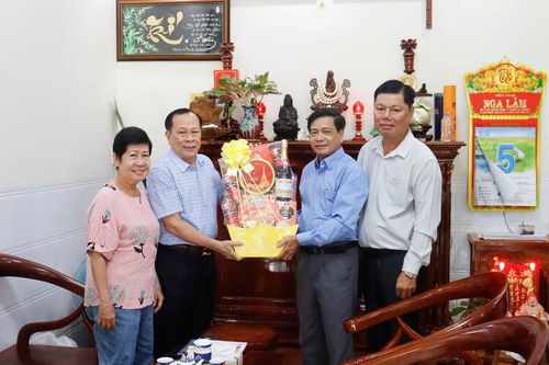 Thường trực Hội Nhà báo tỉnh An Giang chúc tết lãnh đạo, nguyên lãnh đạo Hội