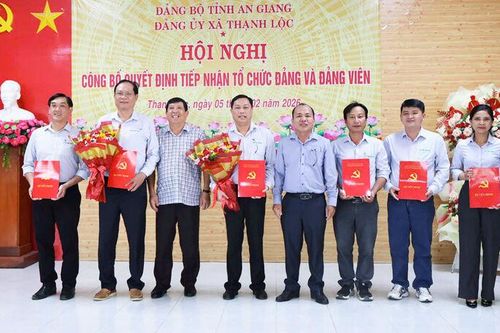 Đảng ủy xã Thạnh Lộc tiếp nhận tổ chức Đảng và đảng viên