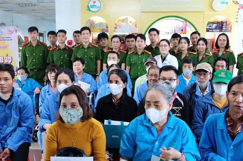 Mang Tết đến với người yếu thế