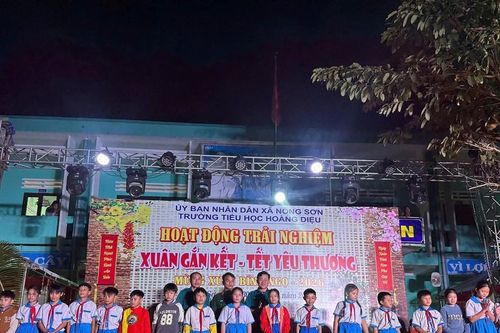 Tết ấm cho học trò nghèo