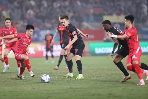 Cuộc đua vô địch V.League 2025-2026 giờ mới thật sự gay cấn