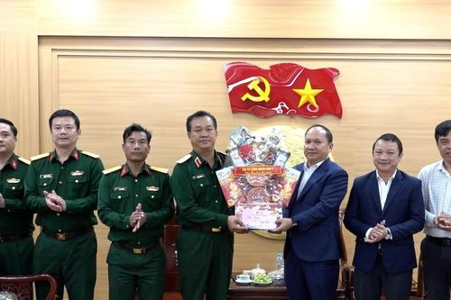 Phó Tư lệnh Quân khu 5 thăm, chúc Tết Tỉnh ủy Gia Lai và các đơn vị lực lượng vũ trang